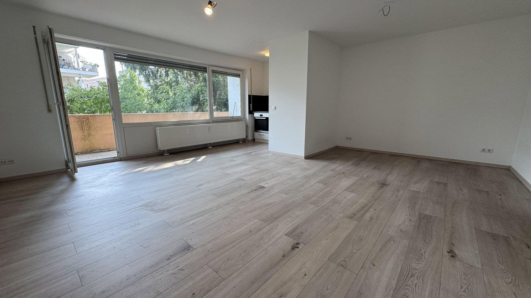 Prenájom bytu 1-izbový 44 m², Nansenstrasse 11, Wiesbaden-Biebrich, Hesensko Prenájom bytu 1-izbový 44 m², Nansenstrasse 11, Wiesbaden-Biebrich, Hesensko