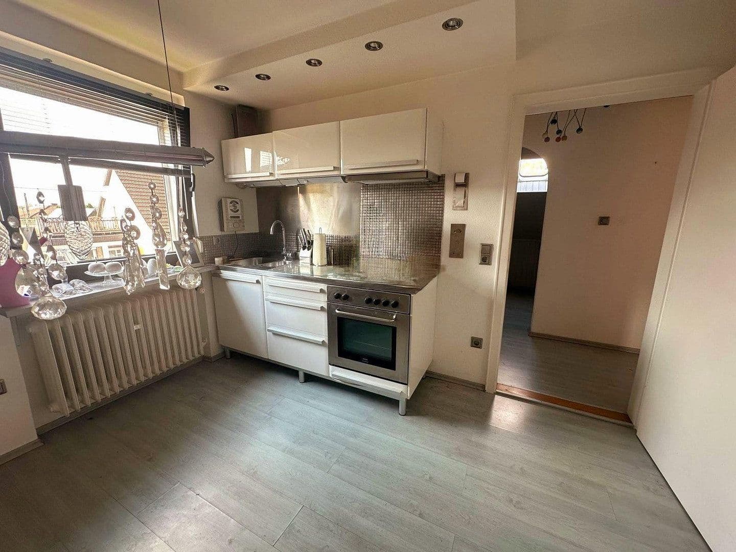 Predaj domu 244 m², pozemok 816 m², Allee 18, Neustadt bei Coburg, Bavorsko Predaj domu 244 m², pozemok 816 m², Allee 18, Neustadt bei Coburg, Bavorsko