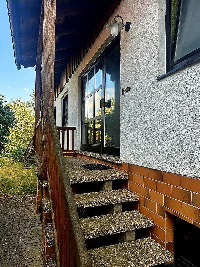 Predaj domu 244 m², pozemok 816 m², Allee 18, Neustadt bei Coburg, Bavorsko Predaj domu 244 m², pozemok 816 m², Allee 18, Neustadt bei Coburg, Bavorsko