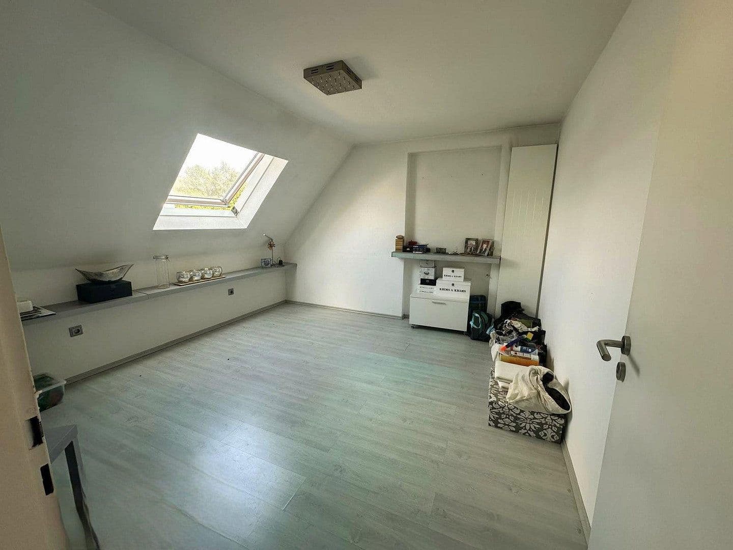 Predaj domu 244 m², pozemok 816 m², Allee 18, Neustadt bei Coburg, Bavorsko Predaj domu 244 m², pozemok 816 m², Allee 18, Neustadt bei Coburg, Bavorsko
