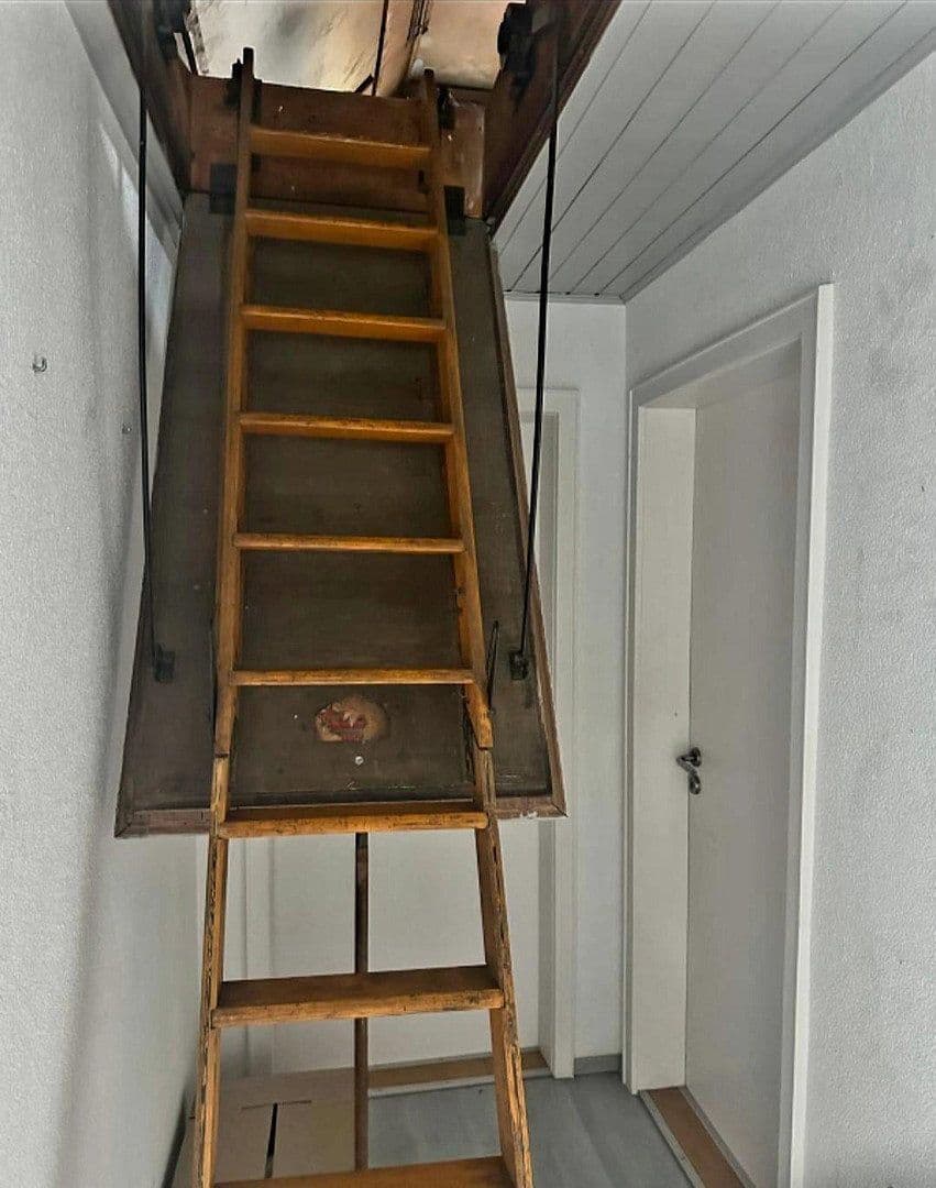 Predaj domu 244 m², pozemok 816 m², Allee 18, Neustadt bei Coburg, Bavorsko Predaj domu 244 m², pozemok 816 m², Allee 18, Neustadt bei Coburg, Bavorsko