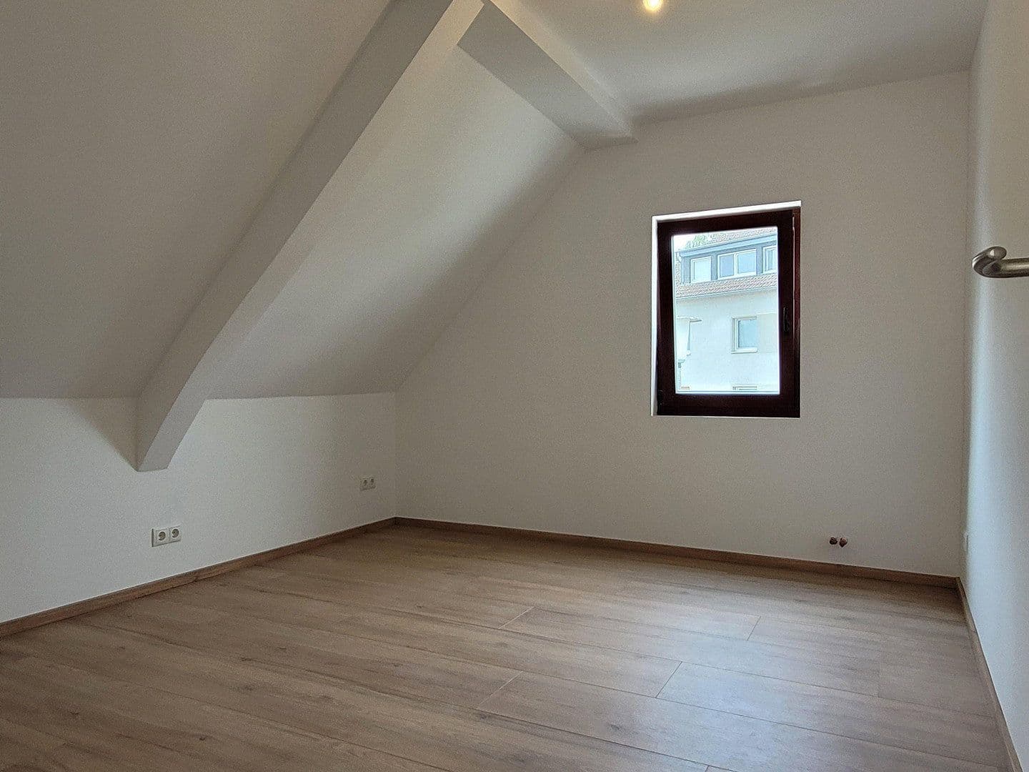 Prenájom bytu 3-izbový 90 m², Alfter, Severné Porýnie - Westfálsko Prenájom bytu 3-izbový 90 m², Alfter, Severné Porýnie - Westfálsko