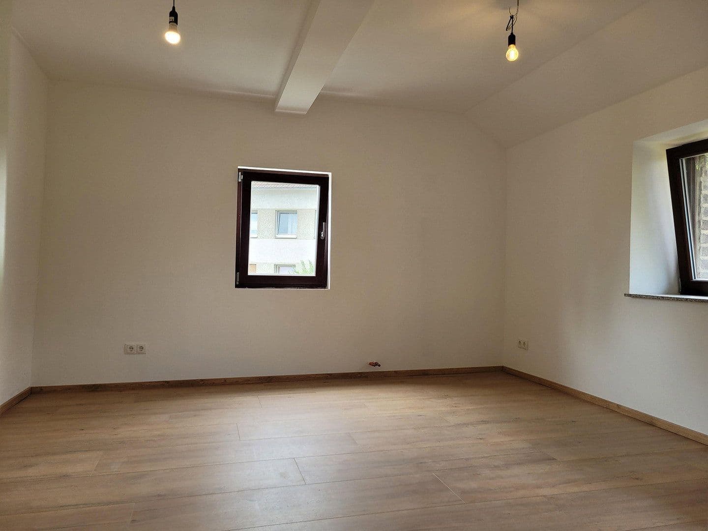 Prenájom bytu 3-izbový 90 m², Alfter, Severné Porýnie - Westfálsko Prenájom bytu 3-izbový 90 m², Alfter, Severné Porýnie - Westfálsko
