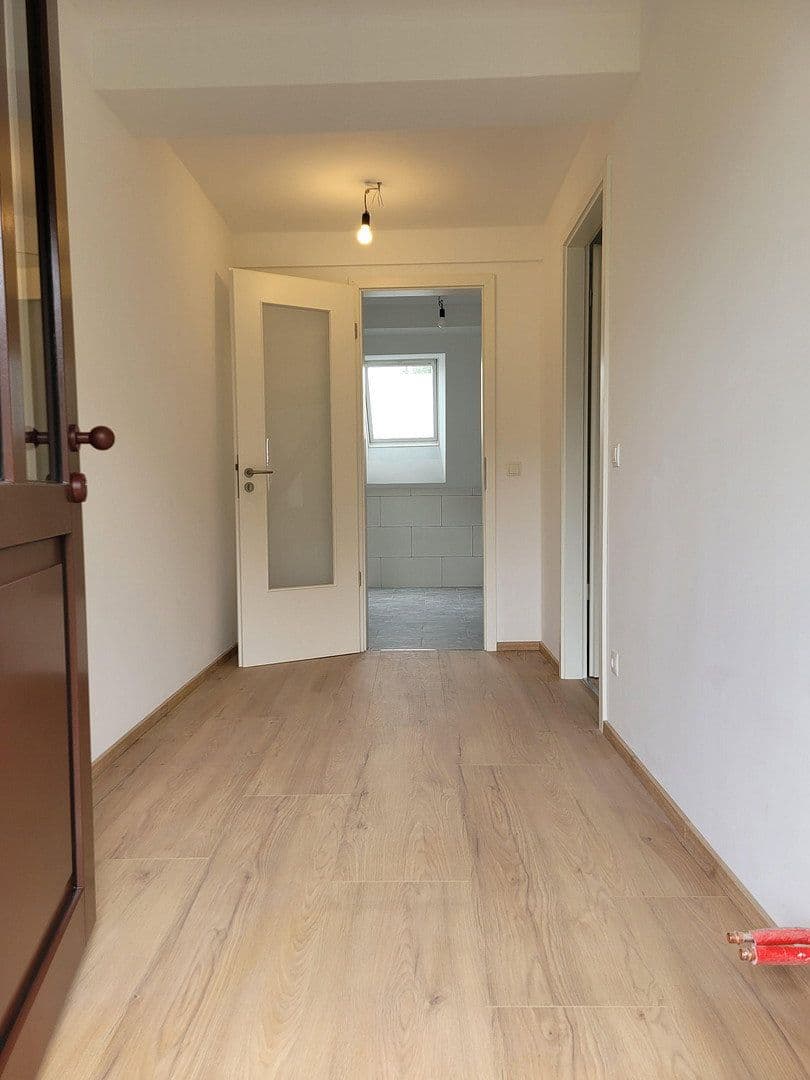 Prenájom bytu 3-izbový 90 m², Alfter, Severné Porýnie - Westfálsko Prenájom bytu 3-izbový 90 m², Alfter, Severné Porýnie - Westfálsko