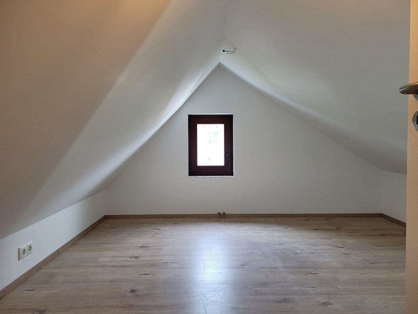 Prenájom bytu 3-izbový 90 m², Alfter, Severné Porýnie - Westfálsko Prenájom bytu 3-izbový 90 m², Alfter, Severné Porýnie - Westfálsko