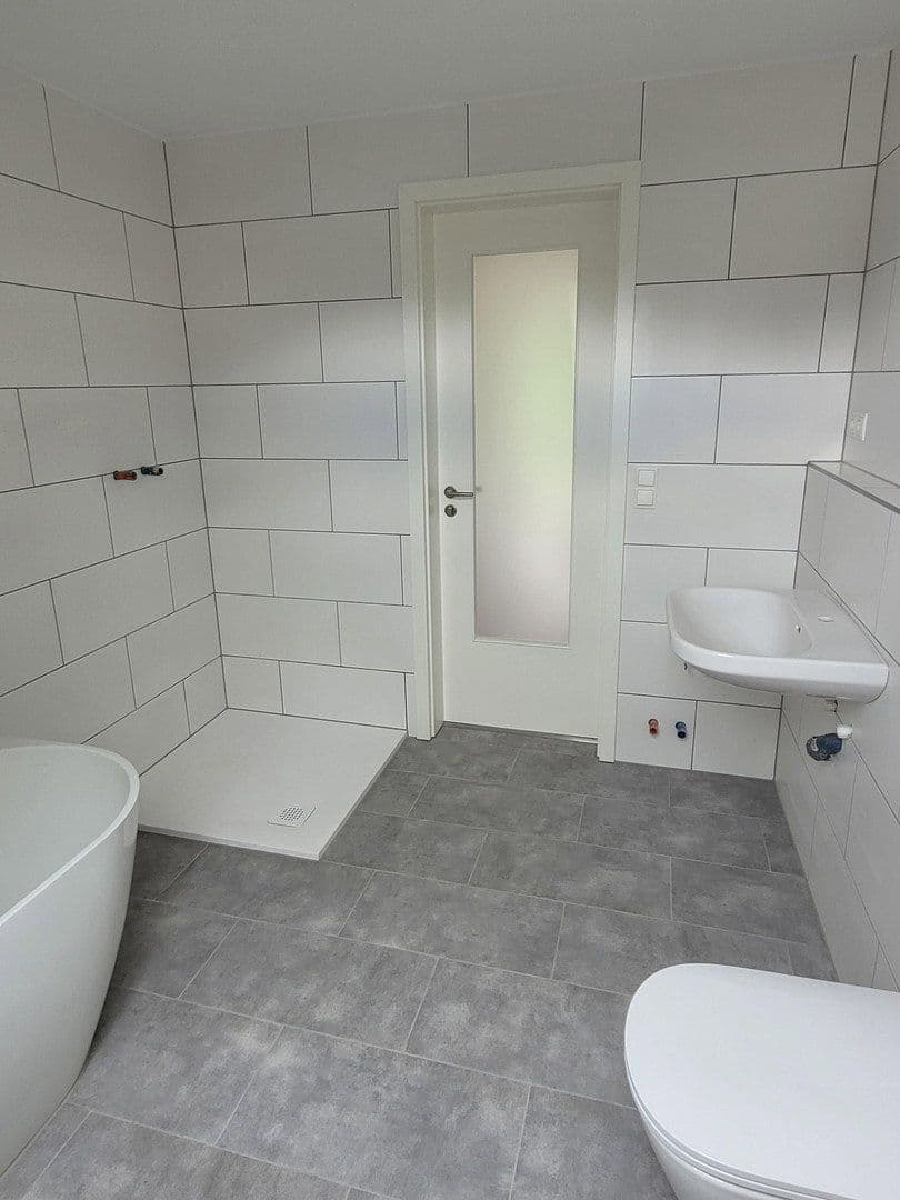 Prenájom bytu 3-izbový 90 m², Alfter, Severné Porýnie - Westfálsko Prenájom bytu 3-izbový 90 m², Alfter, Severné Porýnie - Westfálsko
