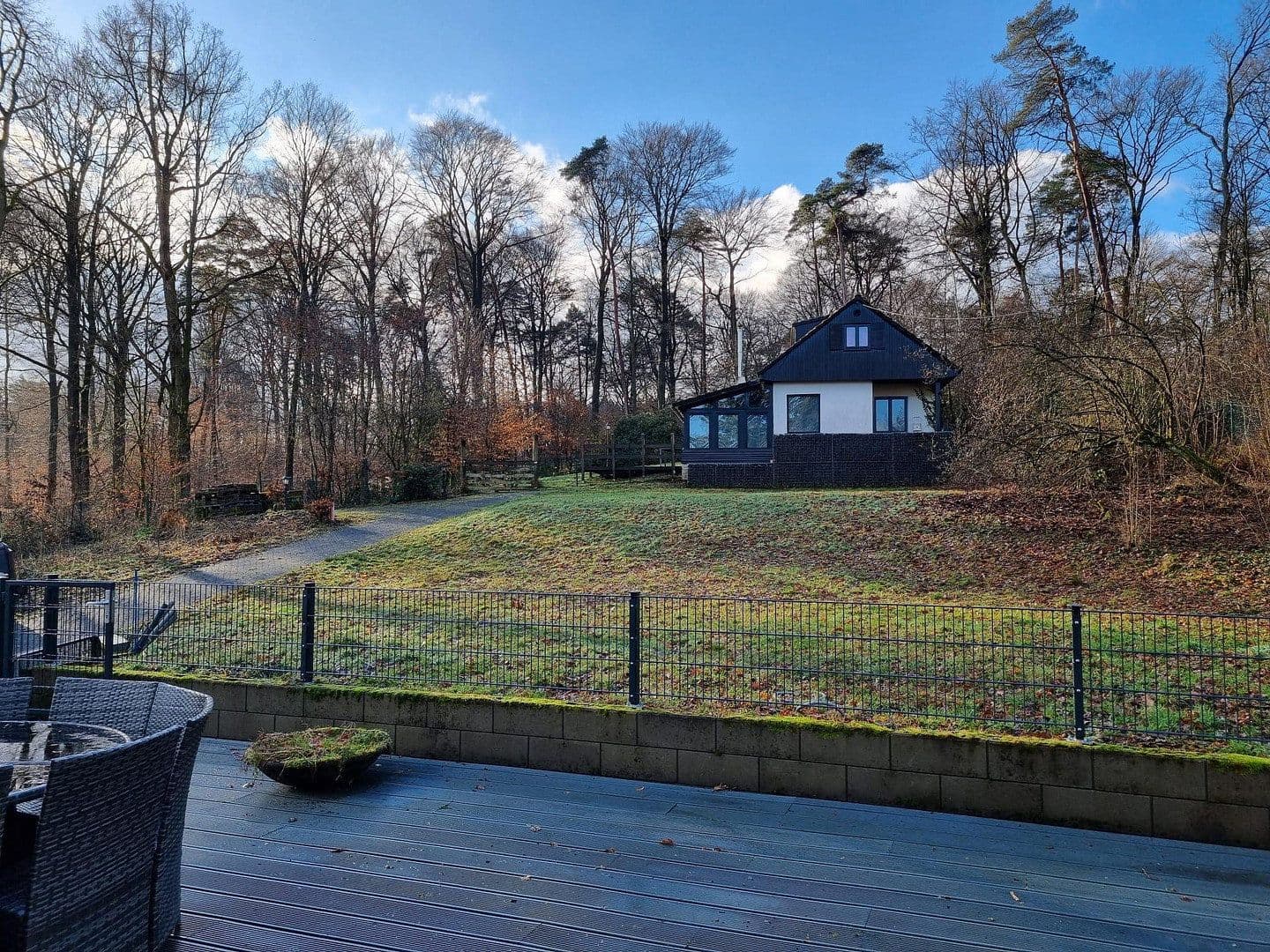 Predaj domu 300 m², pozemok 2.764 m², Altenkirchen (Westerwald), Porýnie-Falcko Predaj domu 300 m², pozemok 2.764 m², Altenkirchen (Westerwald), Porýnie-Falcko