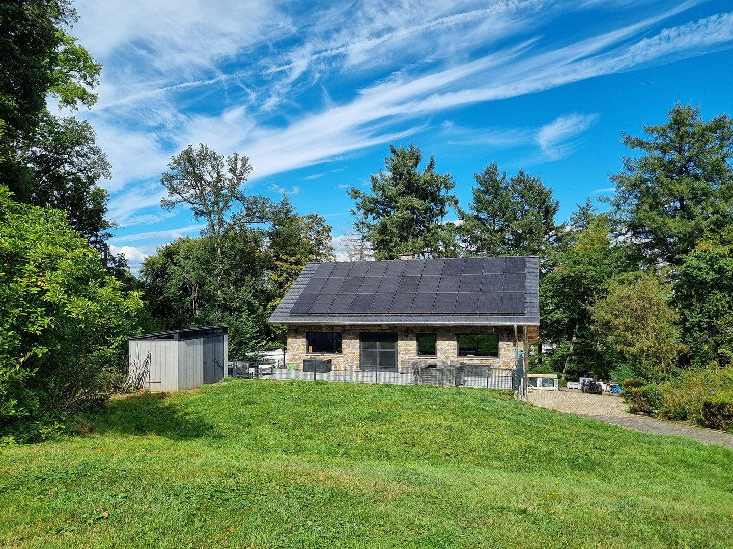 Predaj domu 300 m², pozemok 2.764 m², Altenkirchen (Westerwald), Porýnie-Falcko Predaj domu 300 m², pozemok 2.764 m², Altenkirchen (Westerwald), Porýnie-Falcko