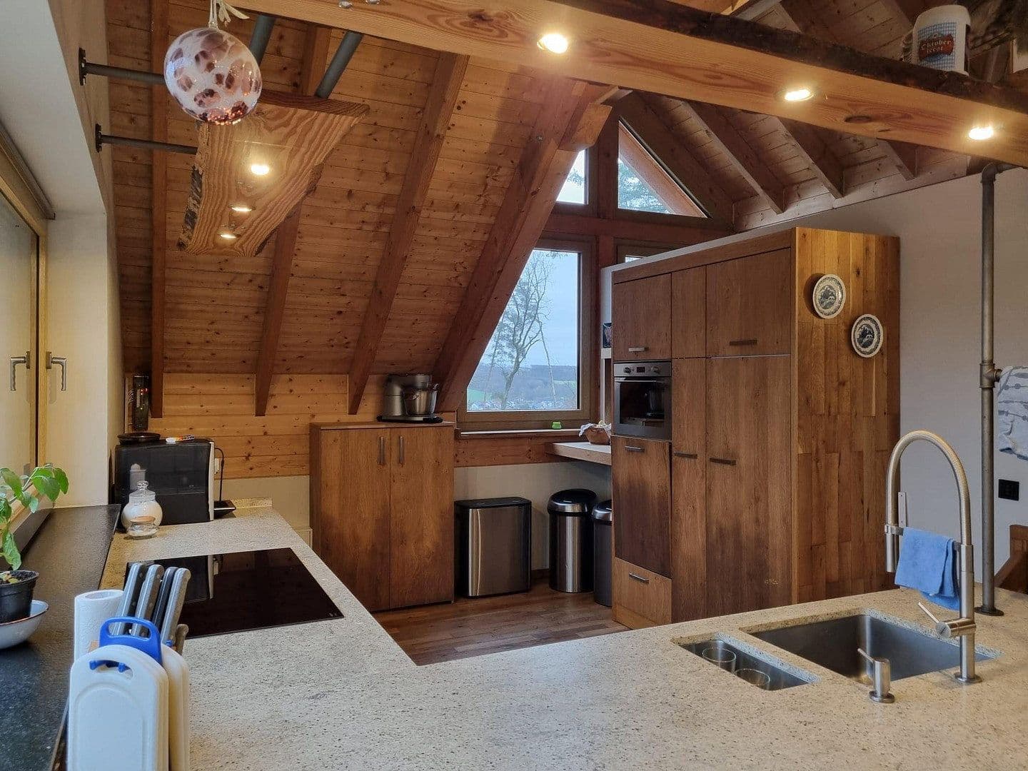 Predaj domu 300 m², pozemok 2.764 m², Altenkirchen (Westerwald), Porýnie-Falcko Predaj domu 300 m², pozemok 2.764 m², Altenkirchen (Westerwald), Porýnie-Falcko