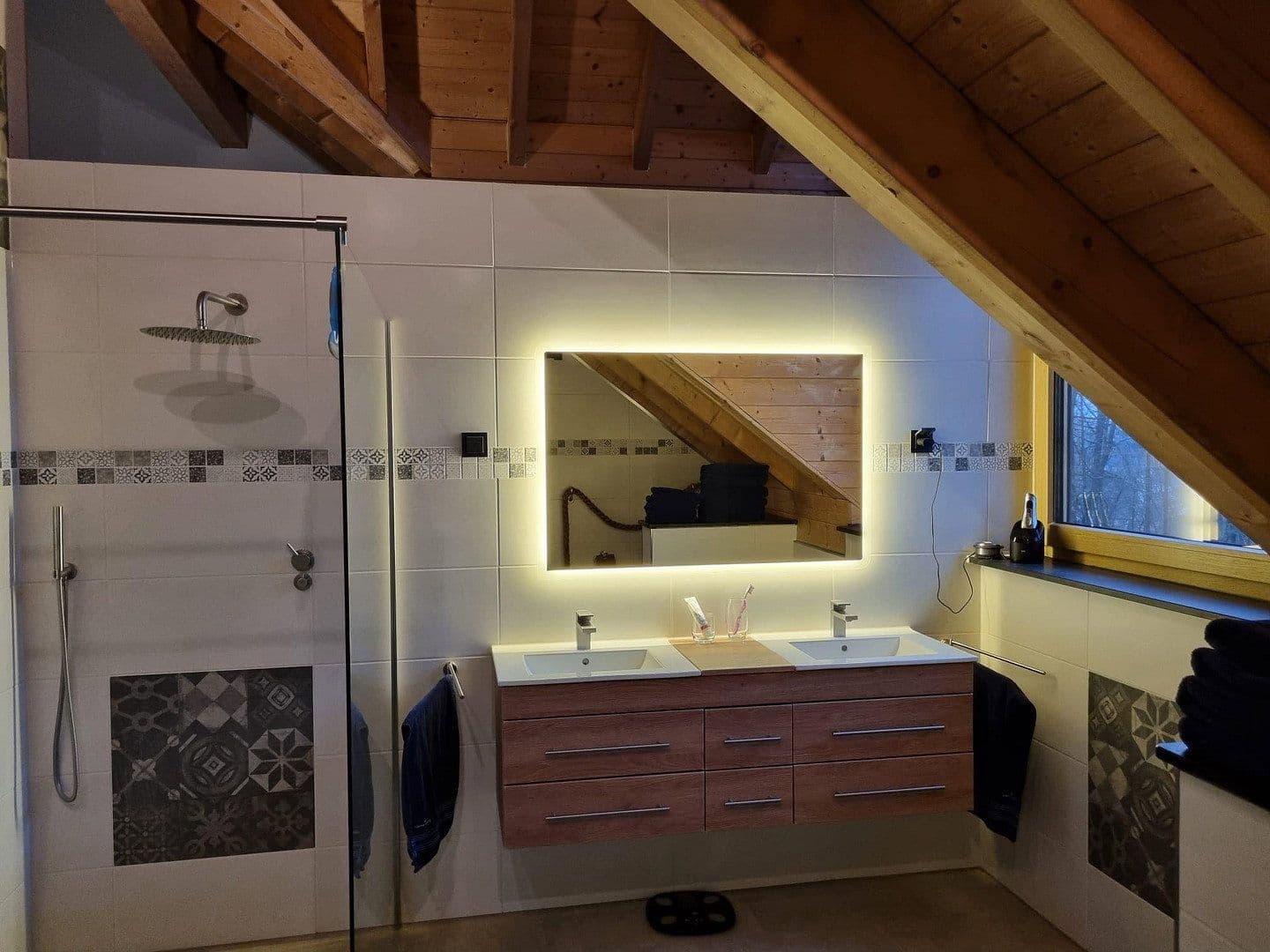 Predaj domu 300 m², pozemok 2.764 m², Altenkirchen (Westerwald), Porýnie-Falcko Predaj domu 300 m², pozemok 2.764 m², Altenkirchen (Westerwald), Porýnie-Falcko
