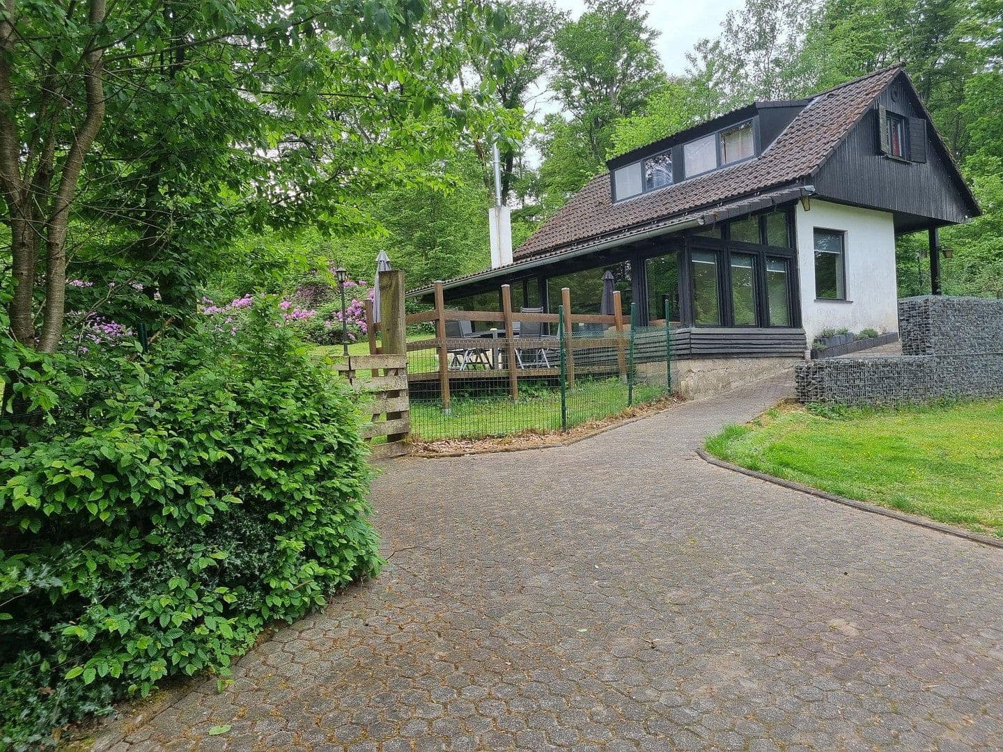 Predaj domu 300 m², pozemok 2.764 m², Altenkirchen (Westerwald), Porýnie-Falcko Predaj domu 300 m², pozemok 2.764 m², Altenkirchen (Westerwald), Porýnie-Falcko