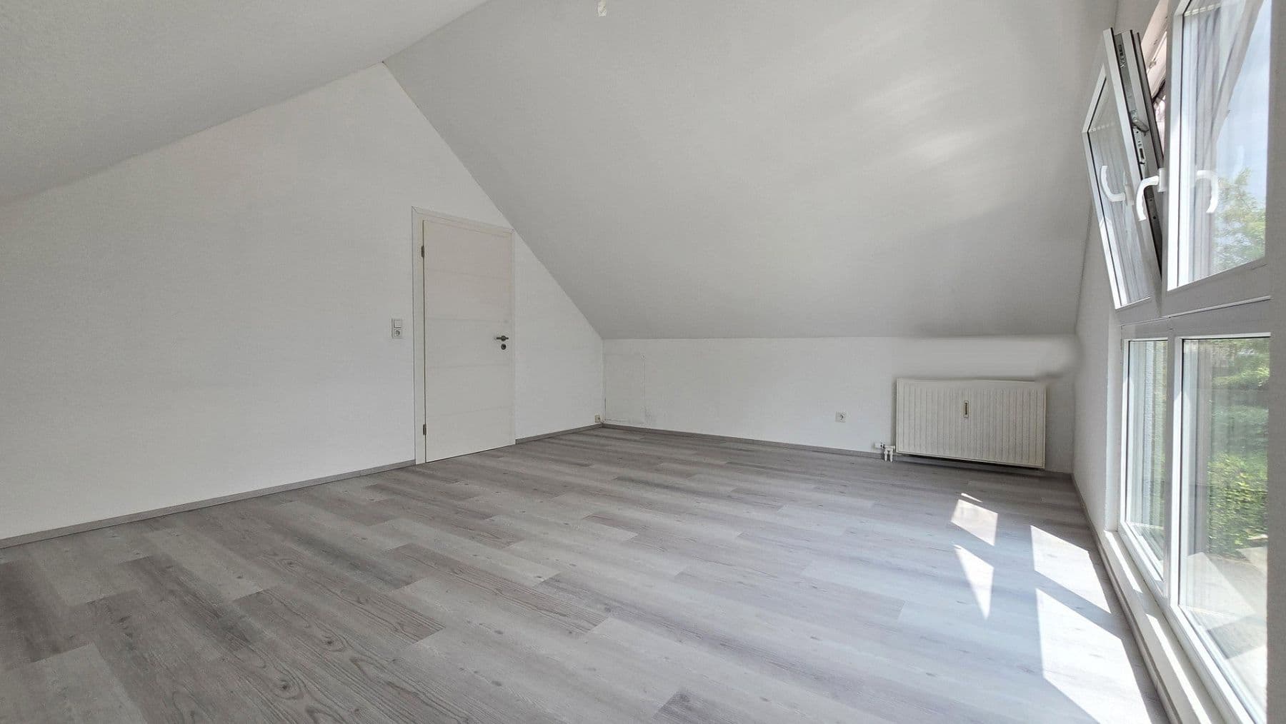 Predaj domu 220 m², pozemok 429 m², Meckenheim, Severné Porýnie - Westfálsko Predaj domu 220 m², pozemok 429 m², Meckenheim, Severné Porýnie - Westfálsko