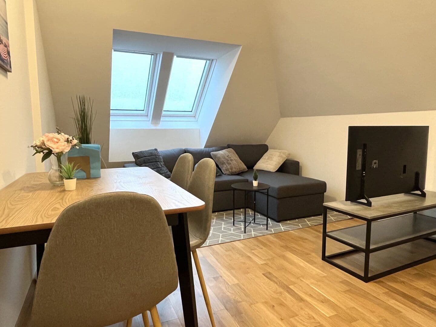 Prenájom bytu 2-izbový 50 m², Wien, Viedeň Prenájom bytu 2-izbový 50 m², Wien, Viedeň