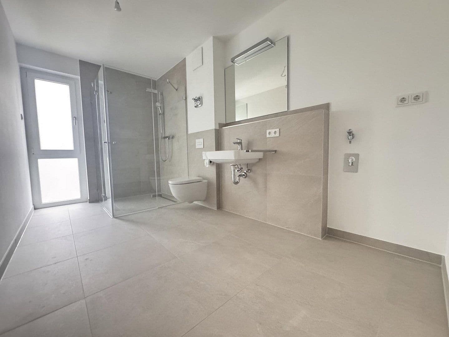 Prenájom bytu 2-izbový 65 m², Kreuzsteinstraße 7-9, Nürnberg, Bavorsko Prenájom bytu 2-izbový 65 m², Kreuzsteinstraße 7-9, Nürnberg, Bavorsko