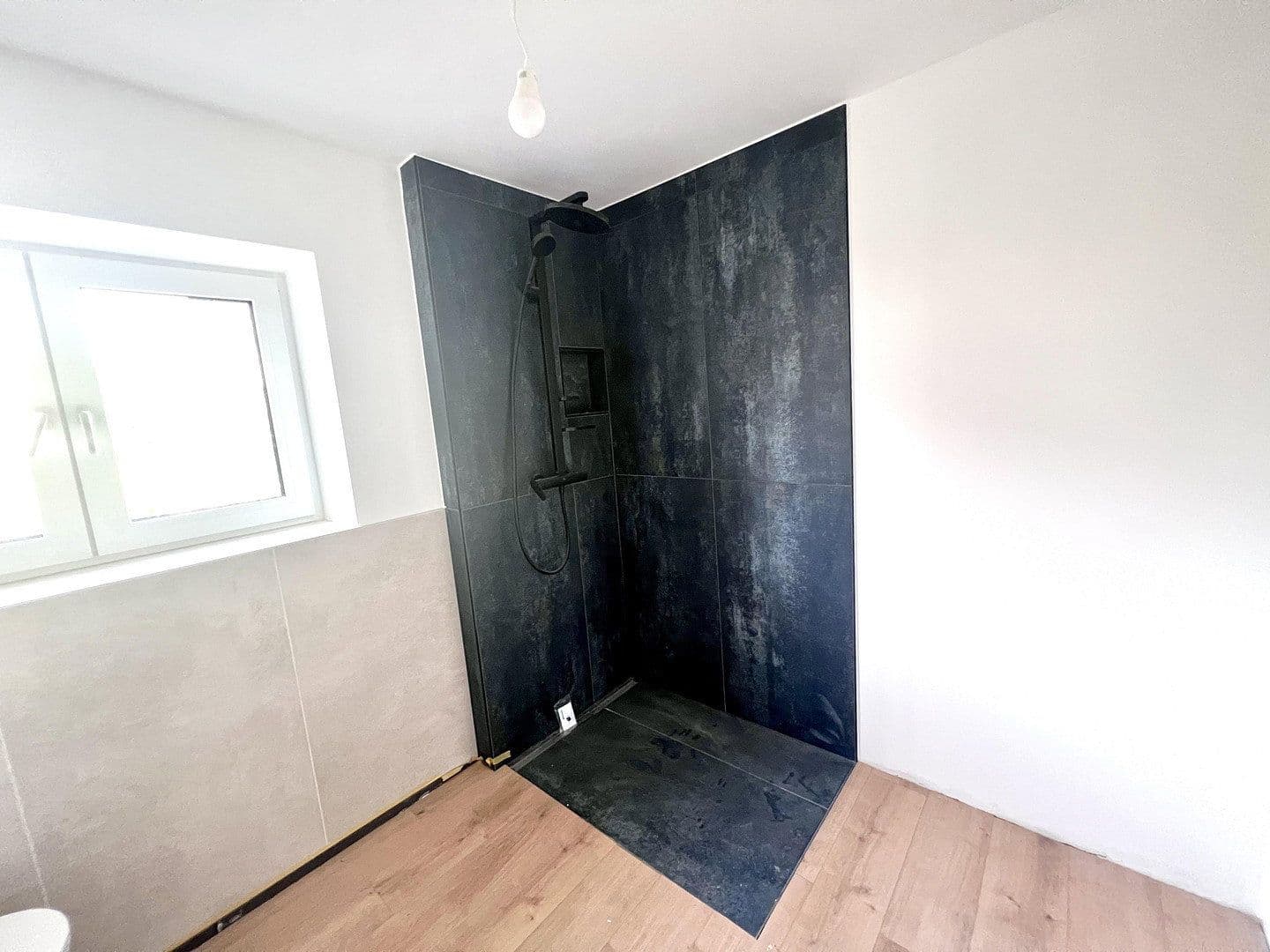 Prenájom bytu 3-izbový 105 m², Im Schießgärtle 17, Stuttgart, Bádensko-Wurttembersko Prenájom bytu 3-izbový 105 m², Im Schießgärtle 17, Stuttgart, Bádensko-Wurttembersko