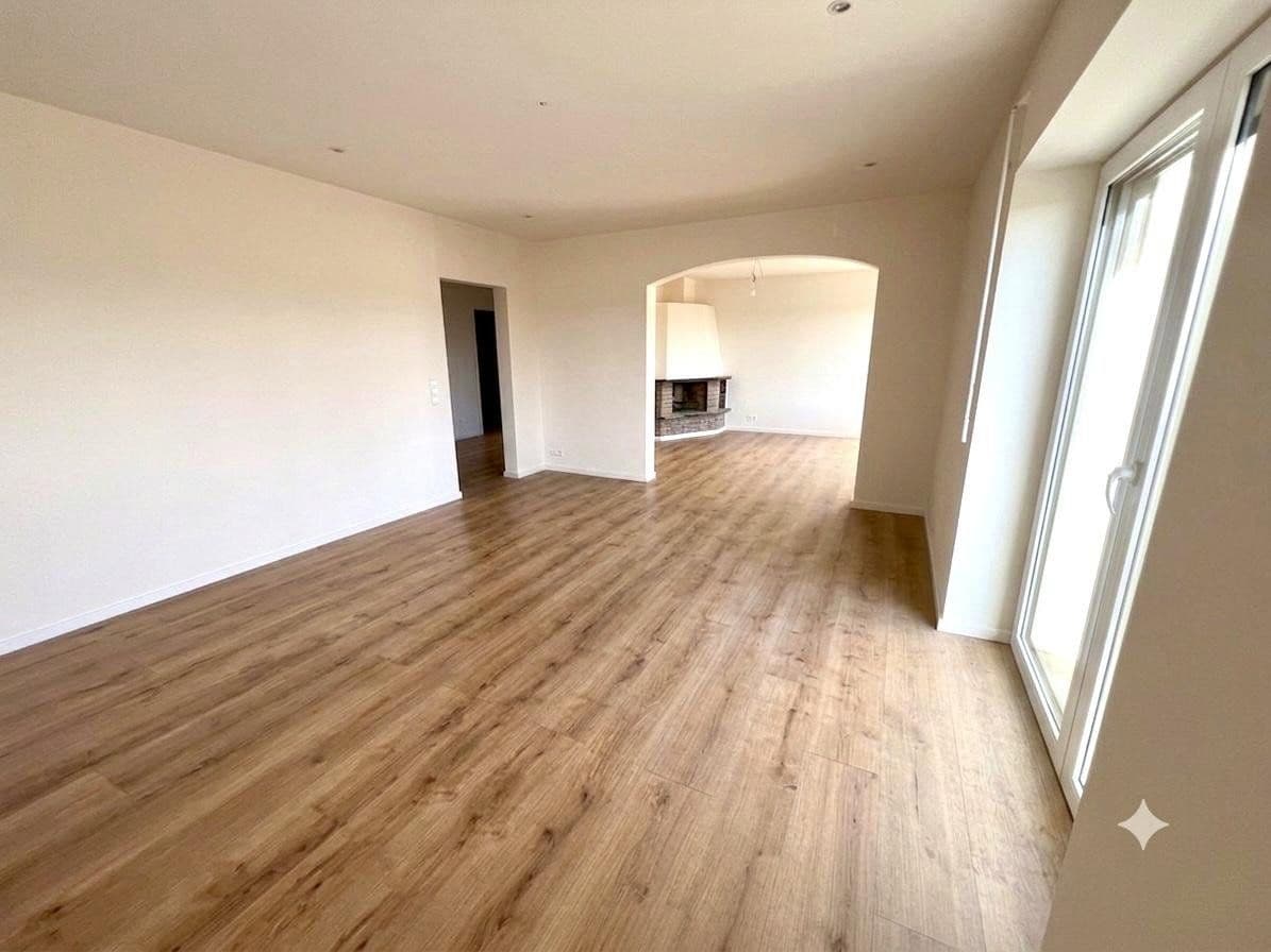 Prenájom bytu 3-izbový 105 m², Im Schießgärtle 17, Stuttgart, Bádensko-Wurttembersko Prenájom bytu 3-izbový 105 m², Im Schießgärtle 17, Stuttgart, Bádensko-Wurttembersko