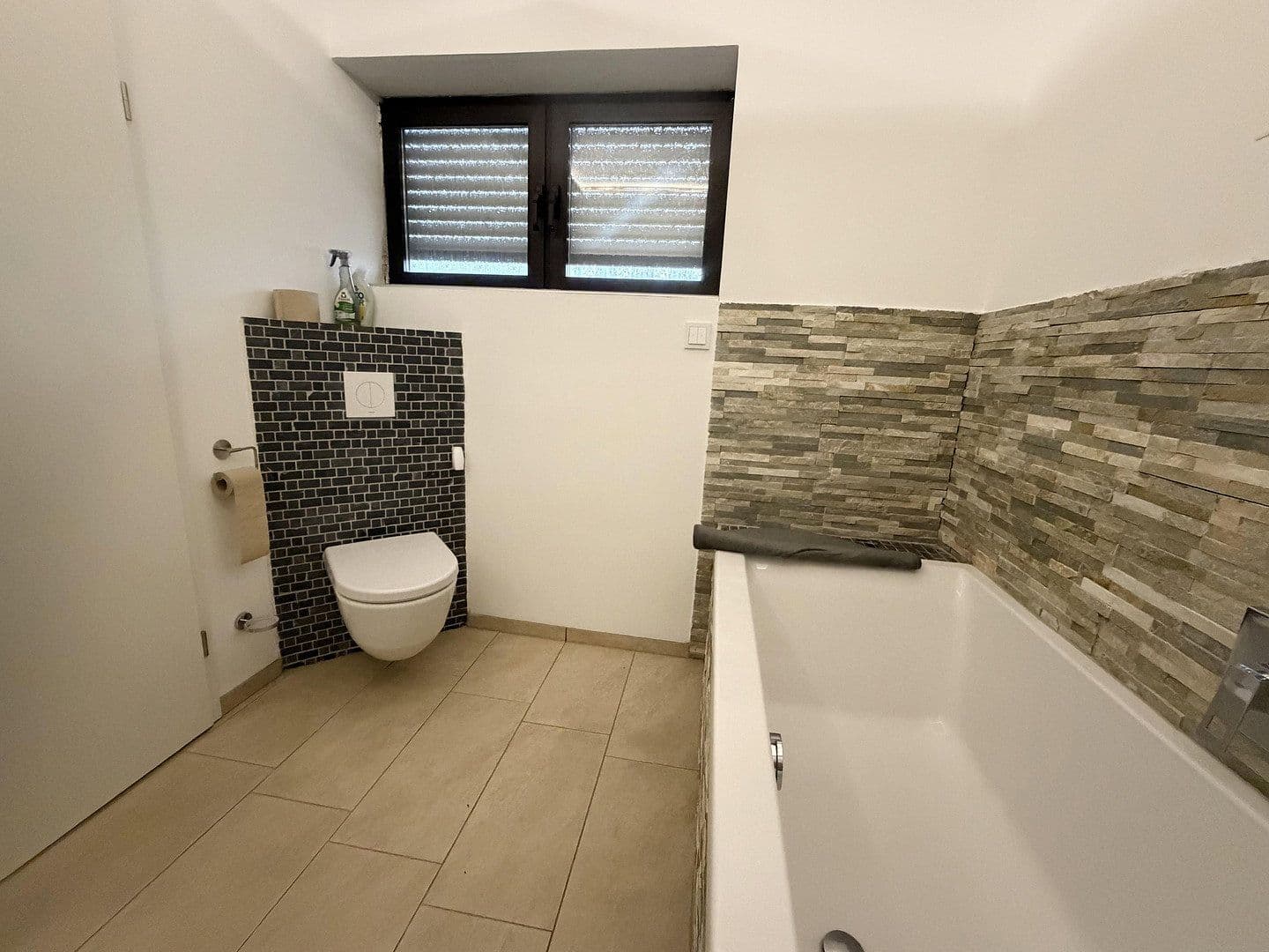 Predaj bytu 3-izbový 150 m², Möckmühl, Bádensko-Wurttembersko Predaj bytu 3-izbový 150 m², Möckmühl, Bádensko-Wurttembersko