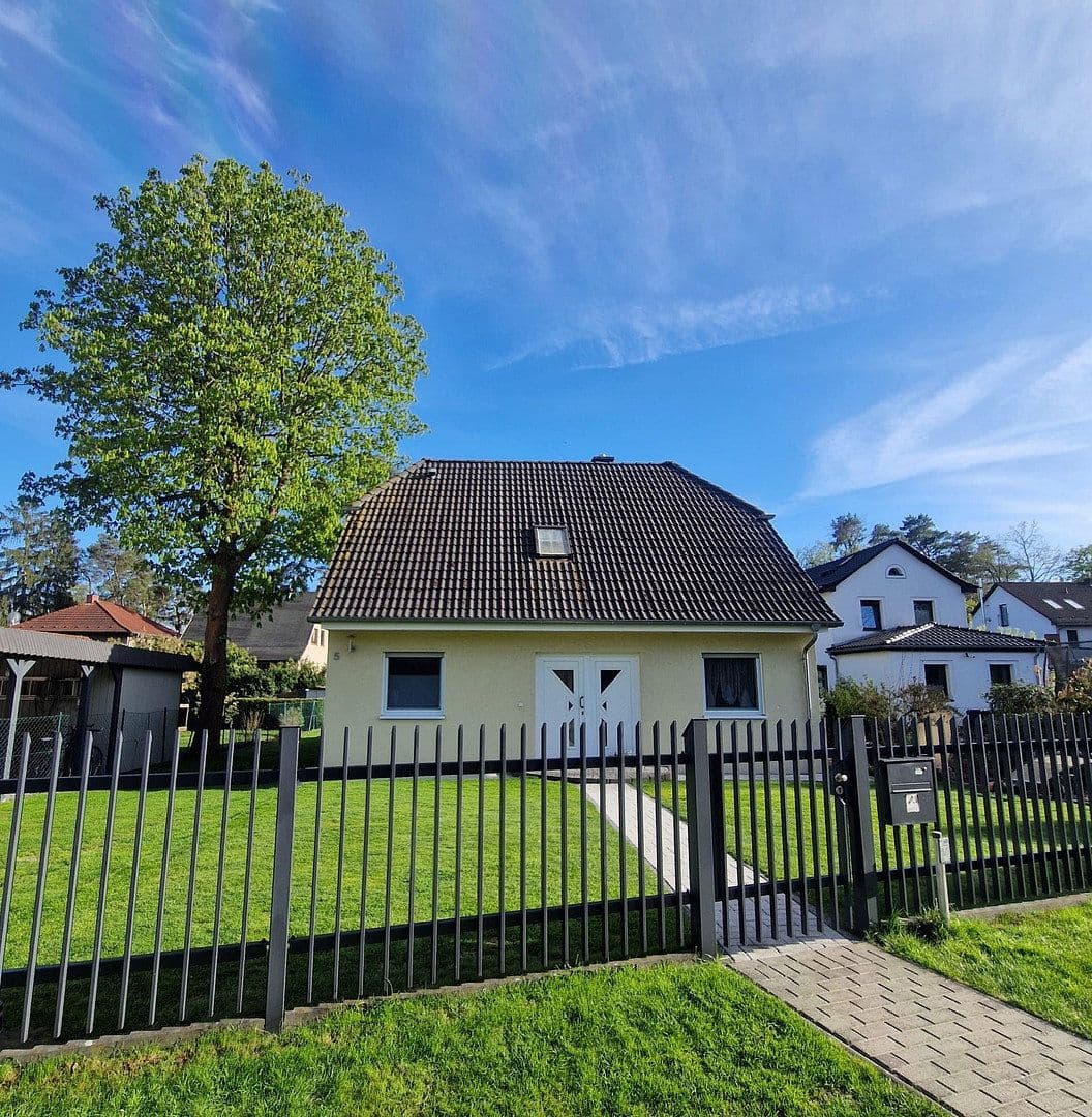 Predaj domu 116 m², pozemok 650 m², Glienicke/Nordbahn, Brandenbursko Predaj domu 116 m², pozemok 650 m², Glienicke/Nordbahn, Brandenbursko