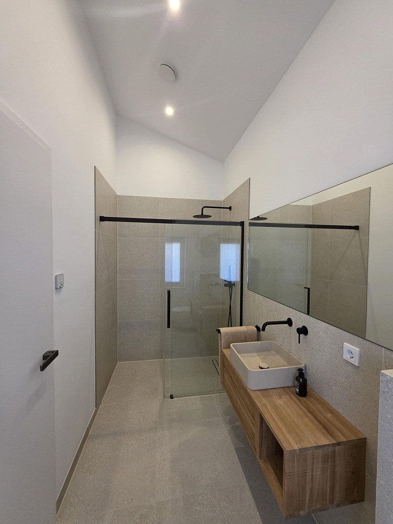Predaj domu 203 m², pozemok 876 m², Göllheim, Porýnie-Falcko Predaj domu 203 m², pozemok 876 m², Göllheim, Porýnie-Falcko