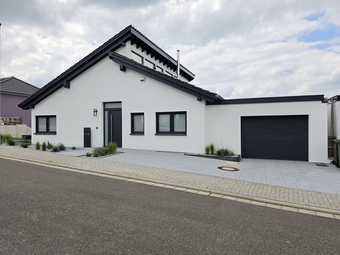 Predaj domu 203 m², pozemok 876 m², Göllheim, Porýnie-Falcko Predaj domu 203 m², pozemok 876 m², Göllheim, Porýnie-Falcko