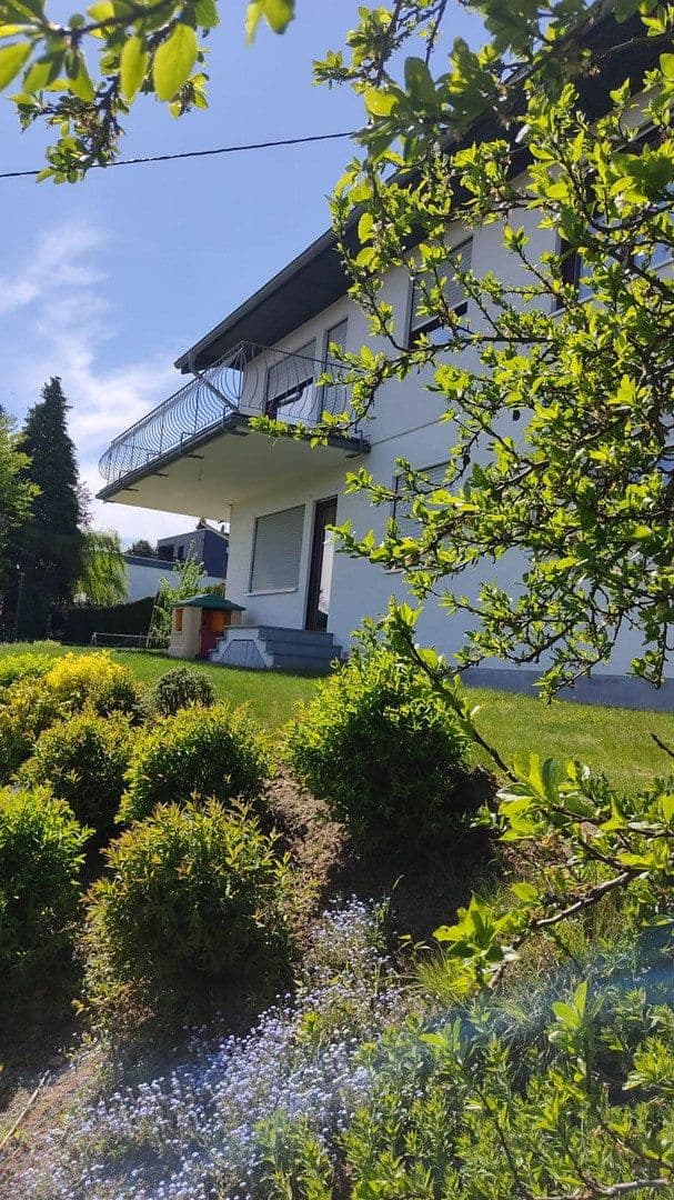 Predaj domu 190 m², pozemok 956 m², Welschneudorf, Porýnie-Falcko Predaj domu 190 m², pozemok 956 m², Welschneudorf, Porýnie-Falcko