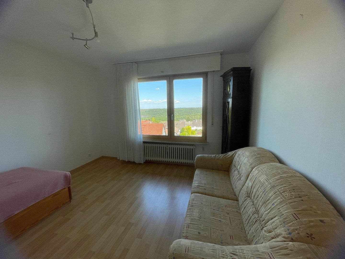 Predaj domu 190 m², pozemok 956 m², Welschneudorf, Porýnie-Falcko Predaj domu 190 m², pozemok 956 m², Welschneudorf, Porýnie-Falcko