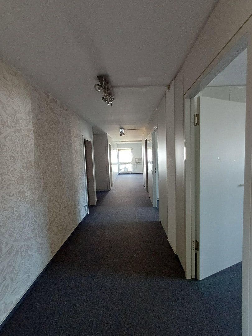Prenájom kancelárie 1.050 m², Böblingen, Bádensko-Wurttembersko Prenájom kancelárie 1.050 m², Böblingen, Bádensko-Wurttembersko