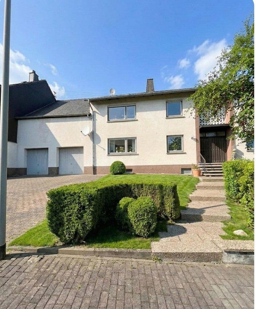 Predaj domu 240 m², pozemok 1.600 m², Longkamp, Porýnie-Falcko Predaj domu 240 m², pozemok 1.600 m², Longkamp, Porýnie-Falcko