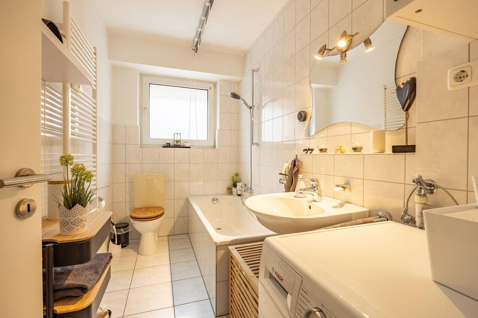 Prenájom bytu 2-izbový 65 m², Aachen, Severné Porýnie - Westfálsko Prenájom bytu 2-izbový 65 m², Aachen, Severné Porýnie - Westfálsko