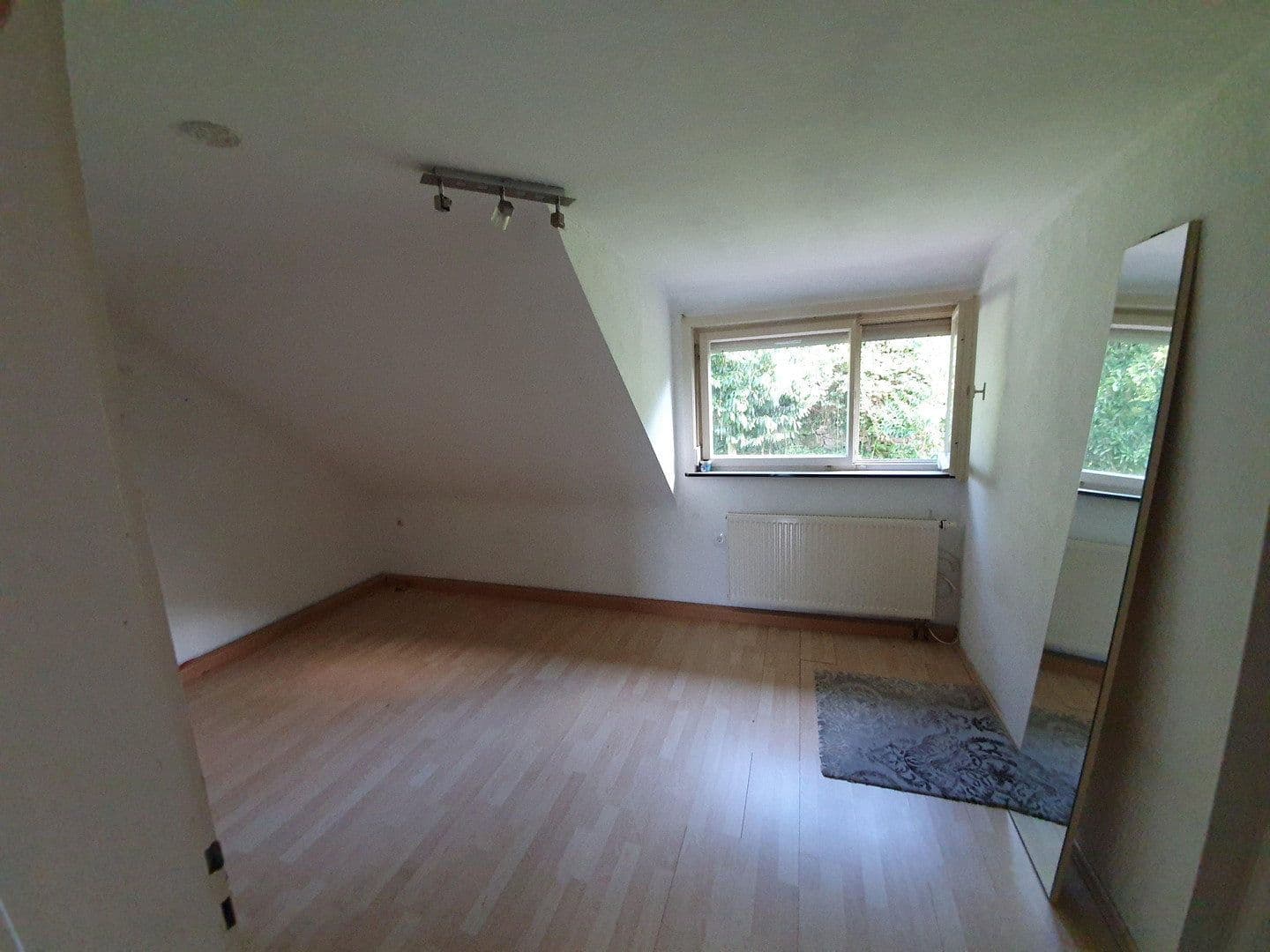 Predaj domu 260 m², pozemok 1.183 m², Häglesweg 14, Neuenbürg, Bádensko-Wurttembersko Predaj domu 260 m², pozemok 1.183 m², Häglesweg 14, Neuenbürg, Bádensko-Wurttembersko