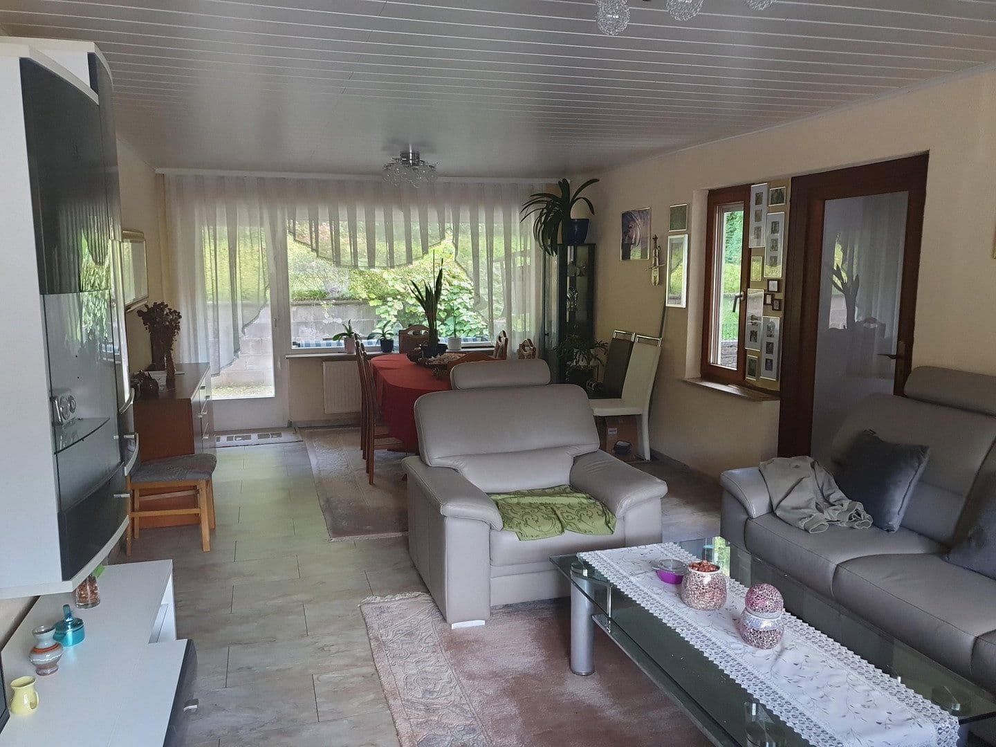 Predaj domu 260 m², pozemok 1.183 m², Häglesweg 14, Neuenbürg, Bádensko-Wurttembersko Predaj domu 260 m², pozemok 1.183 m², Häglesweg 14, Neuenbürg, Bádensko-Wurttembersko
