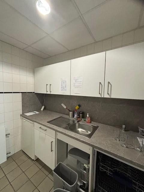 Prenájom kancelárie 450 m², Wilhelmstraße 78, Reilingen, Bádensko-Wurttembersko Prenájom kancelárie 450 m², Wilhelmstraße 78, Reilingen, Bádensko-Wurttembersko