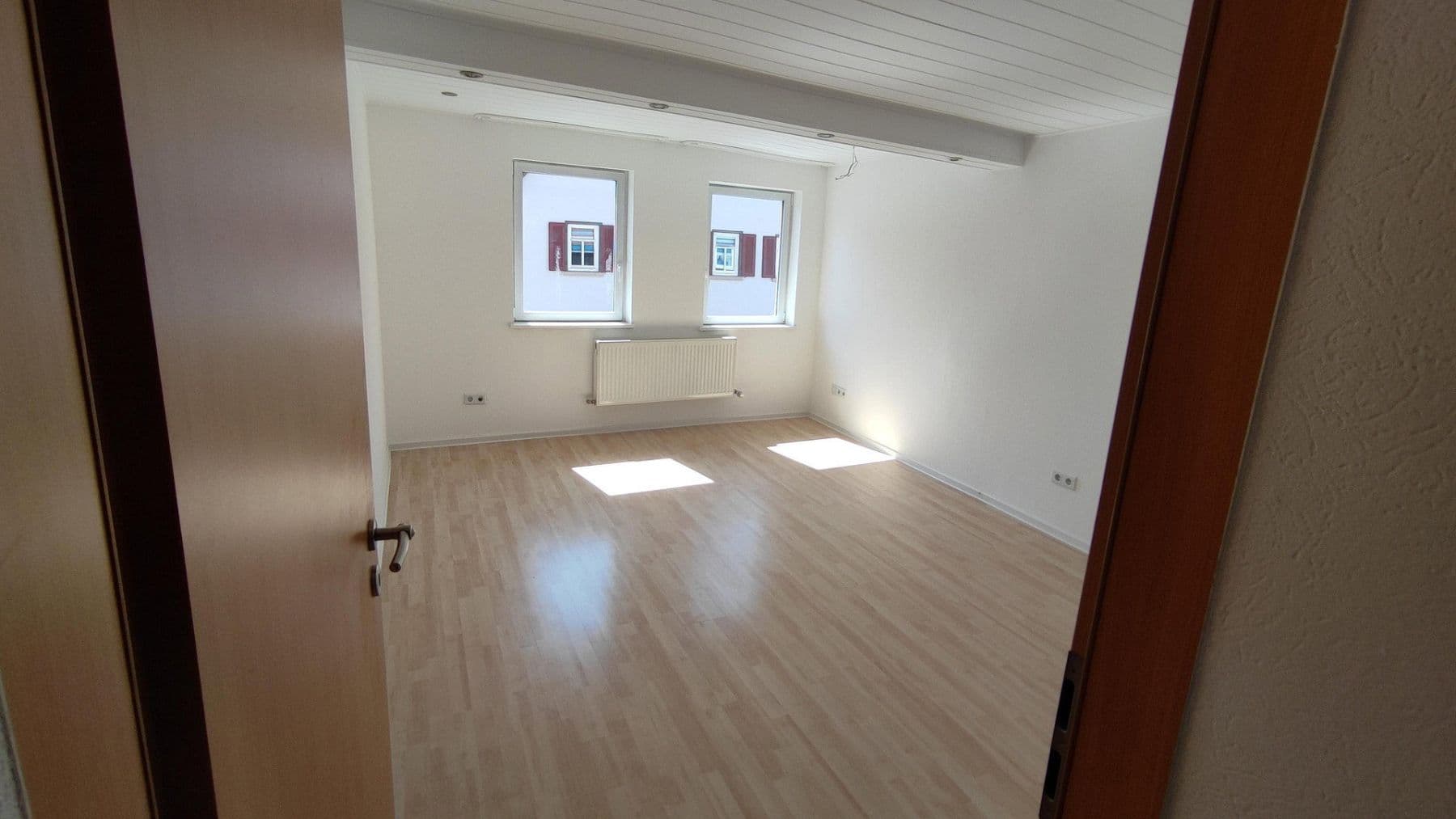 Prenájom bytu 3-izbový 94 m², Hauptstrasse 30, Pleidelsheim, Bádensko-Wurttembersko Prenájom bytu 3-izbový 94 m², Hauptstrasse 30, Pleidelsheim, Bádensko-Wurttembersko