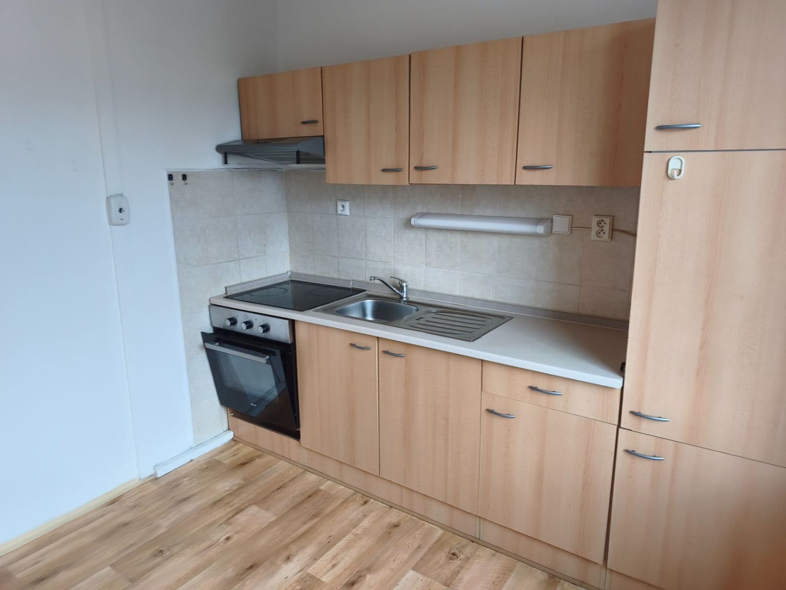 Prenájom bytu 1-izbový 41 m², Tunelářů, Praha, Praha Prenájom bytu 1-izbový 41 m², Tunelářů, Praha, Praha