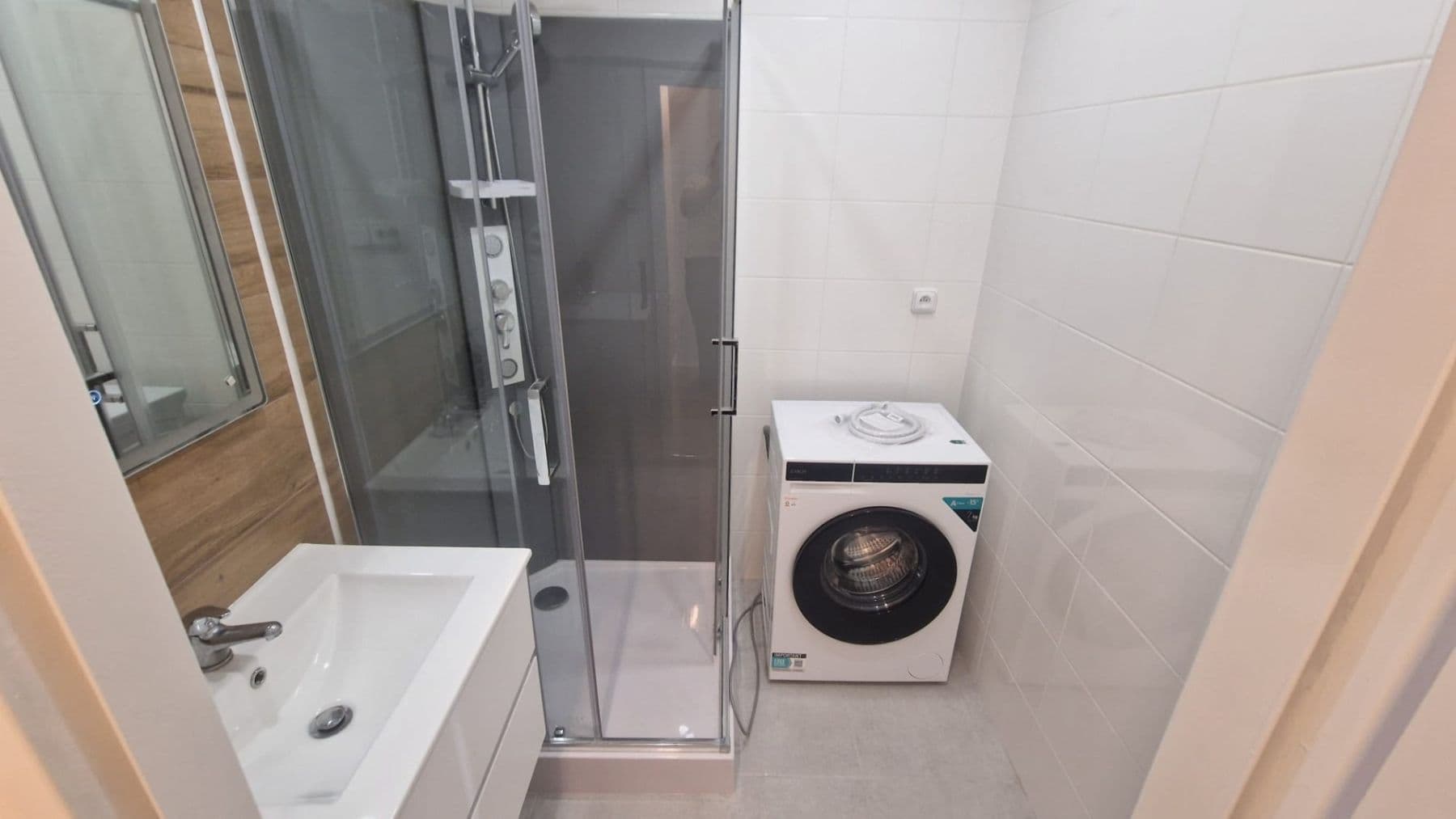 Prenájom bytu 3-izbový 64 m², Zdiměřická, Praha, Praha Prenájom bytu 3-izbový 64 m², Zdiměřická, Praha, Praha