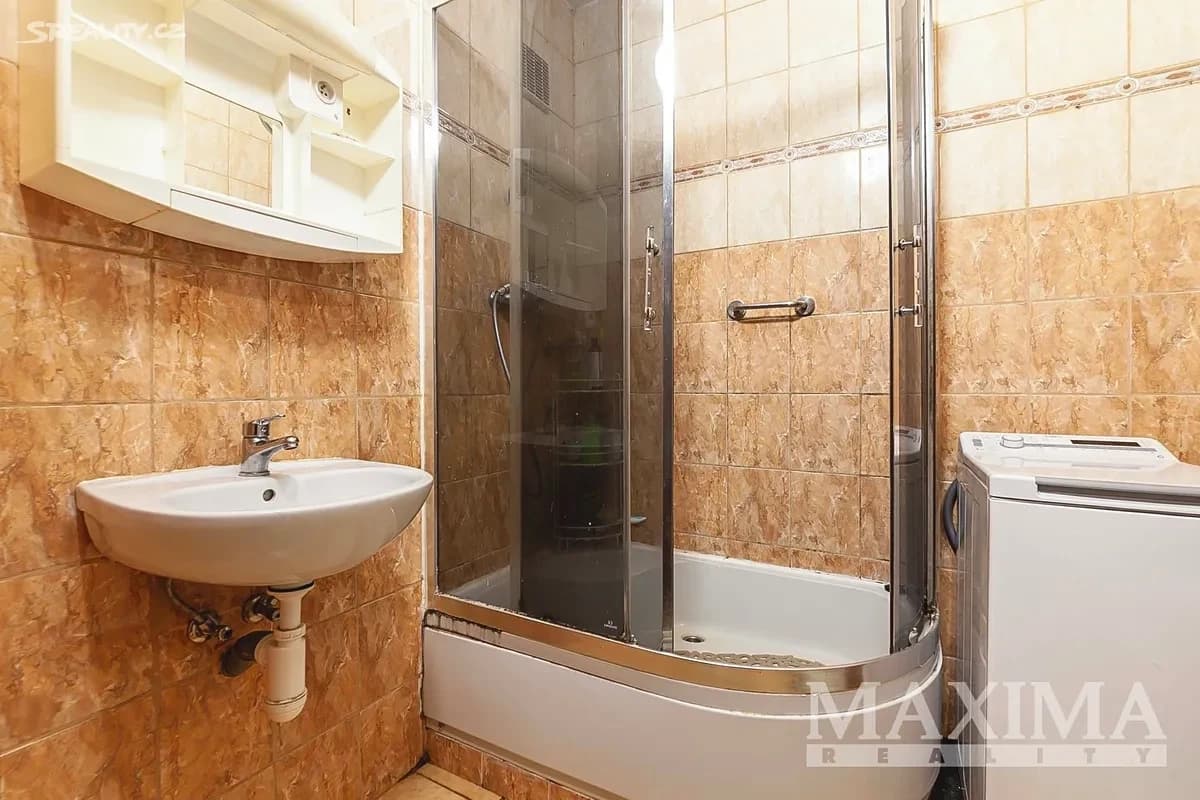 Prenájom bytu 3-izbový 72 m², Kytlická, Praha, Praha Prenájom bytu 3-izbový 72 m², Kytlická, Praha, Praha