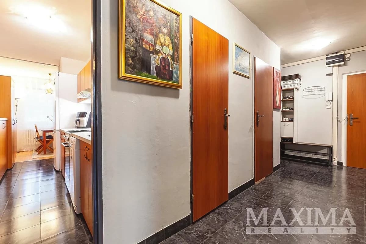 Prenájom bytu 3-izbový 72 m², Kytlická, Praha, Praha Prenájom bytu 3-izbový 72 m², Kytlická, Praha, Praha