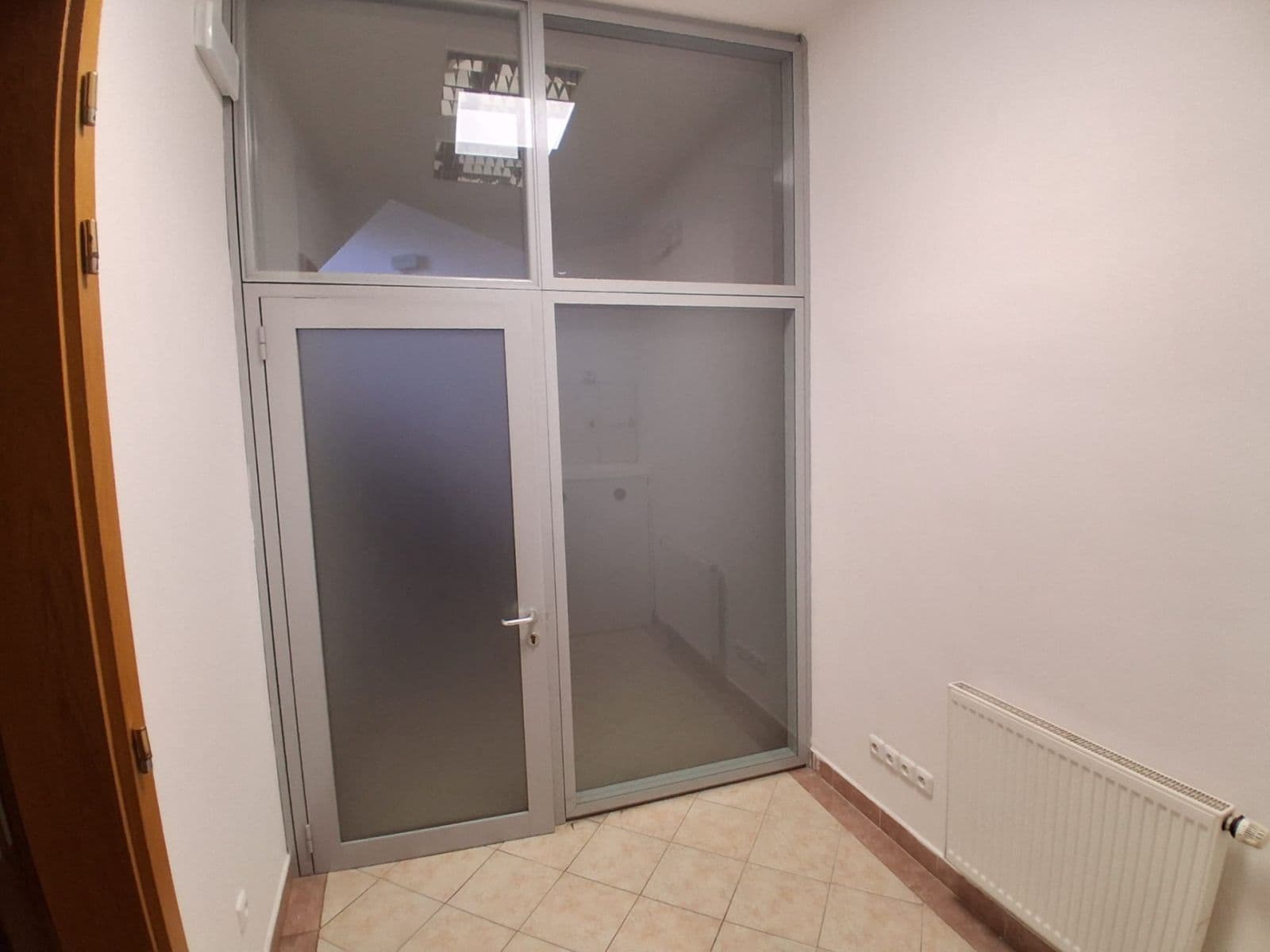 Prenájom kancelárie 100 m², Jeseniova, Praha, Praha Prenájom kancelárie 100 m², Jeseniova, Praha, Praha