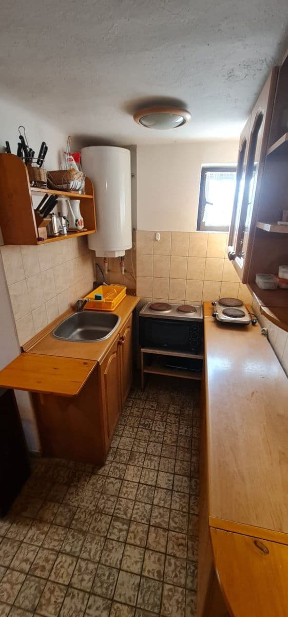 Prenájom rekreačného objektu 42 m², pozemok 415 m², Rabyně, Středočeský kraj Prenájom rekreačného objektu 42 m², pozemok 415 m², Rabyně, Středočeský kraj