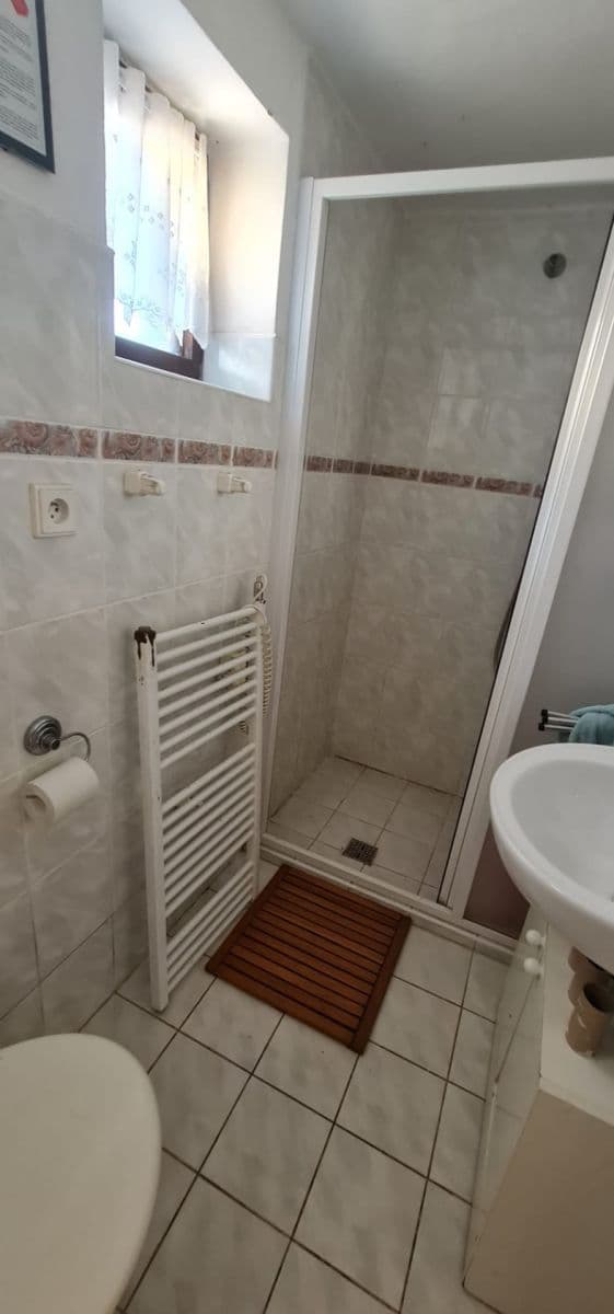Prenájom rekreačného objektu 42 m², pozemok 415 m², Rabyně, Středočeský kraj Prenájom rekreačného objektu 42 m², pozemok 415 m², Rabyně, Středočeský kraj