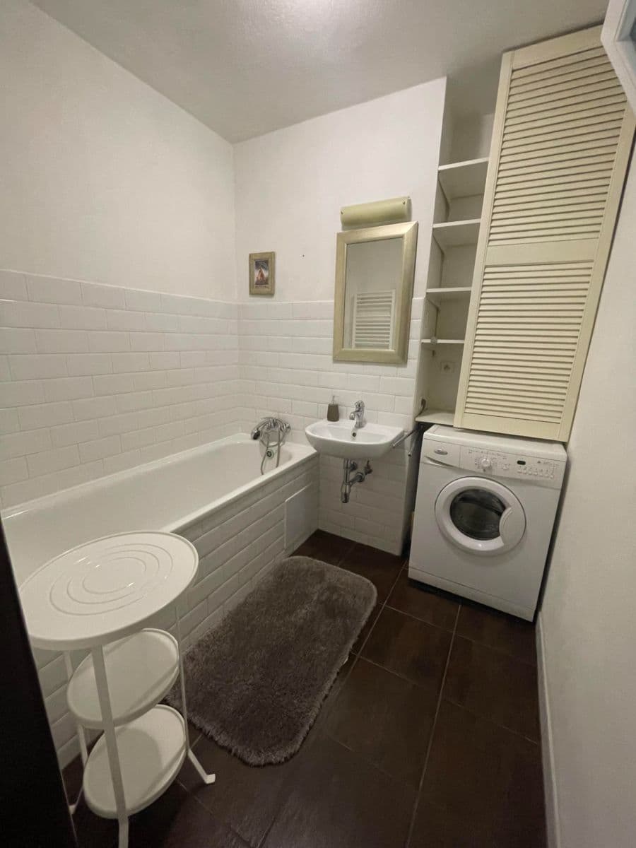 Prenájom bytu 2-izbový 56 m², Riazanská, Nové Mesto, Bratislavský kraj Prenájom bytu 2-izbový 56 m², Riazanská, Nové Mesto, Bratislavský kraj