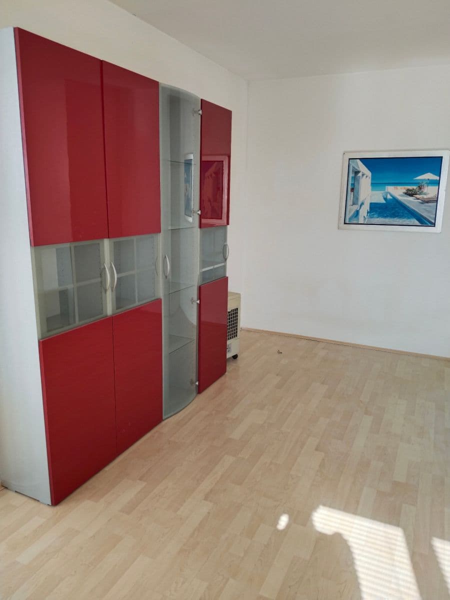 Prenájom bytu 1-izbový 46 m², Na Ohradě, Praha, Praha Prenájom bytu 1-izbový 46 m², Na Ohradě, Praha, Praha
