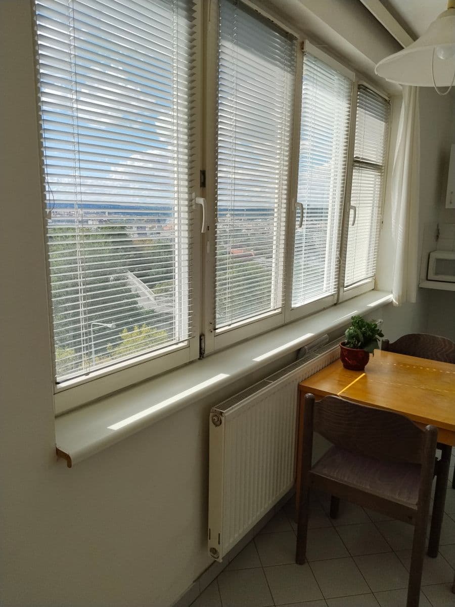 Prenájom bytu 1-izbový 46 m², Na Ohradě, Praha, Praha Prenájom bytu 1-izbový 46 m², Na Ohradě, Praha, Praha