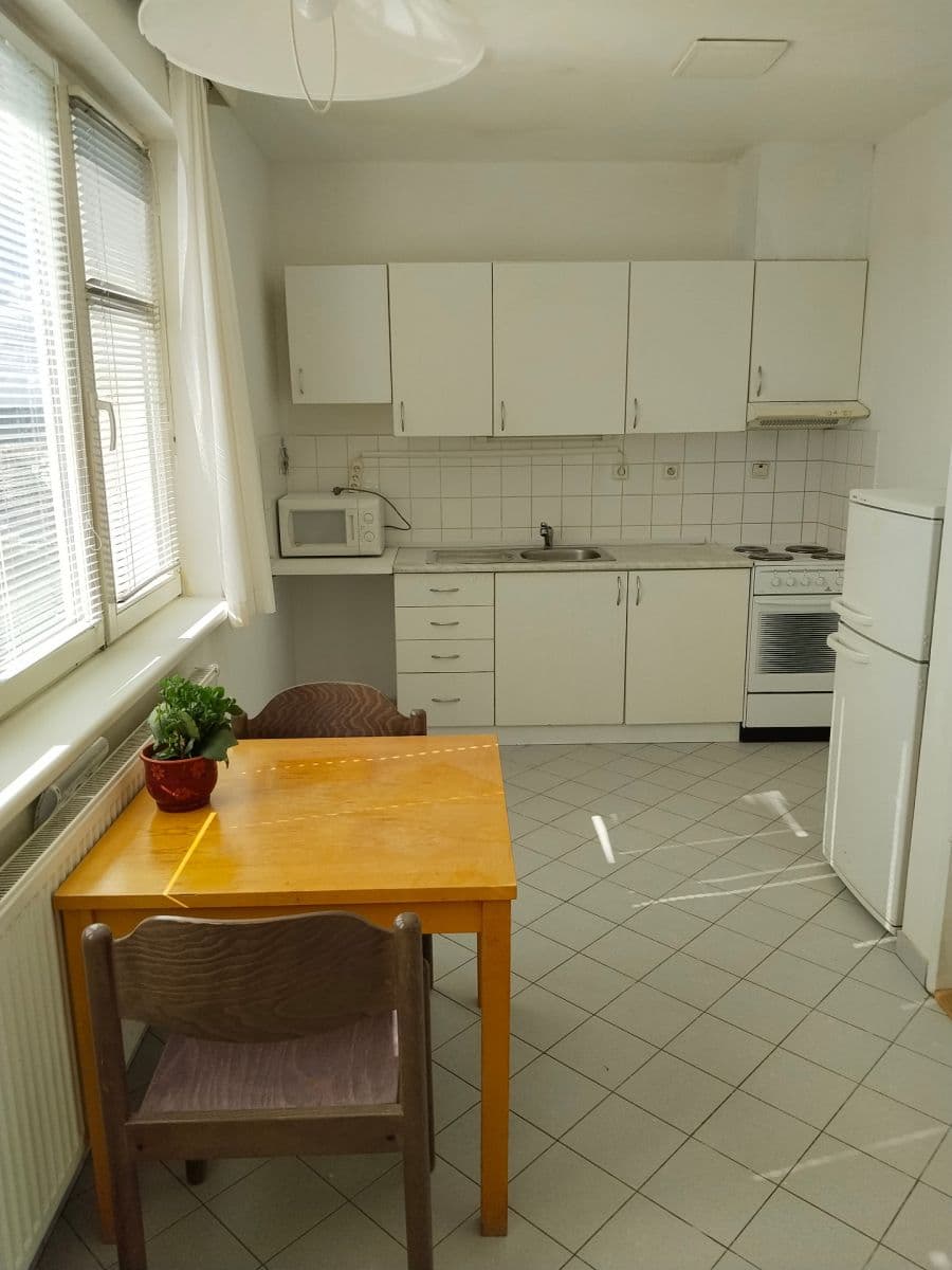 Prenájom bytu 1-izbový 46 m², Na Ohradě, Praha, Praha Prenájom bytu 1-izbový 46 m², Na Ohradě, Praha, Praha