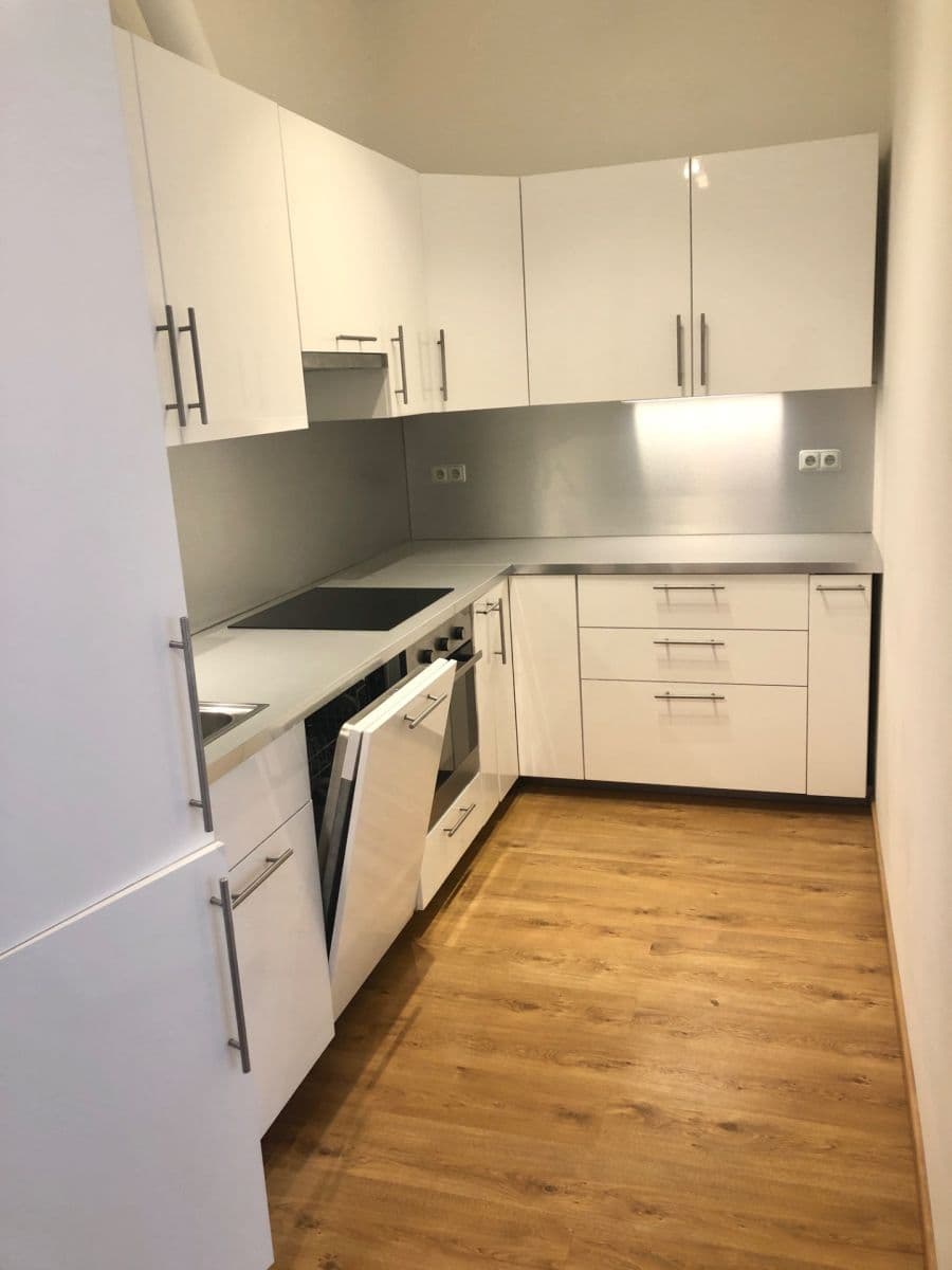 Prenájom bytu 2-izbový 55 m², Na Celné, Praha, Praha Prenájom bytu 2-izbový 55 m², Na Celné, Praha, Praha