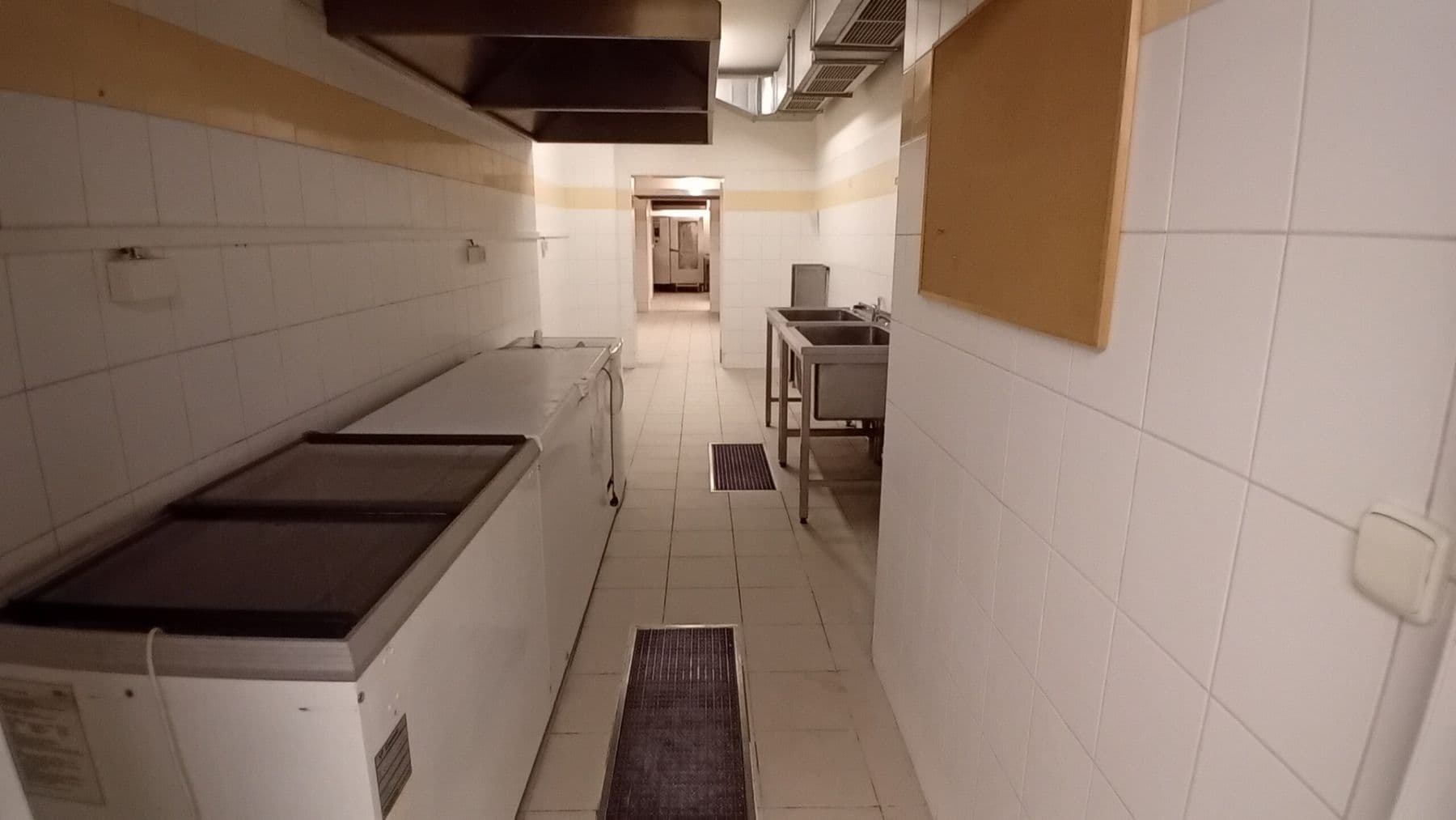 Prenájom nebytového priestoru 617 m², Roháčova, Praha, Praha Prenájom nebytového priestoru 617 m², Roháčova, Praha, Praha