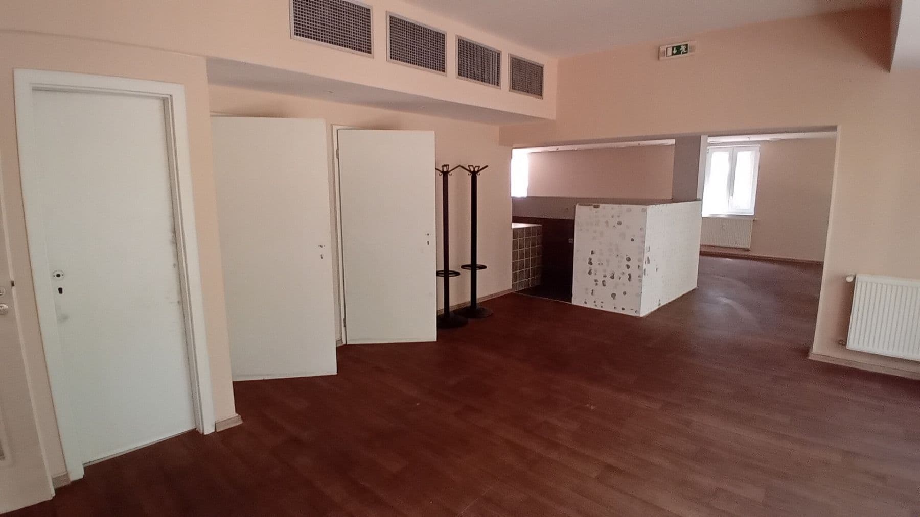 Prenájom nebytového priestoru 617 m², Roháčova, Praha, Praha Prenájom nebytového priestoru 617 m², Roháčova, Praha, Praha