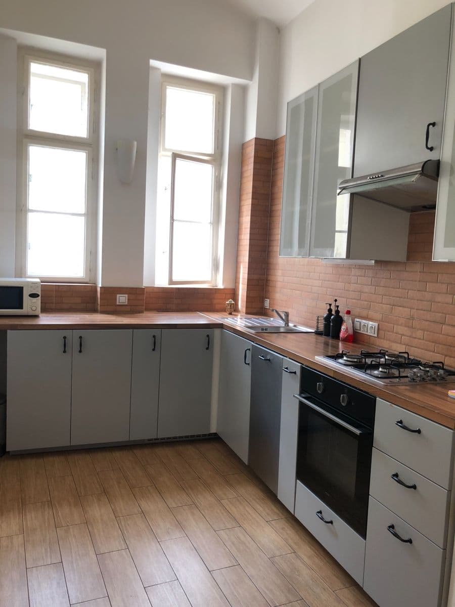 Prenájom bytu 2-izbový 80 m², Odborů, Praha, Praha Prenájom bytu 2-izbový 80 m², Odborů, Praha, Praha