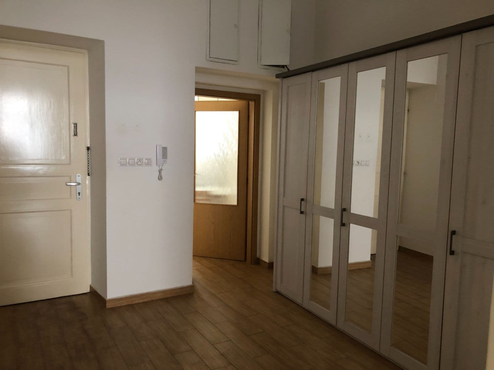 Prenájom bytu 2-izbový 80 m², Odborů, Praha, Praha Prenájom bytu 2-izbový 80 m², Odborů, Praha, Praha
