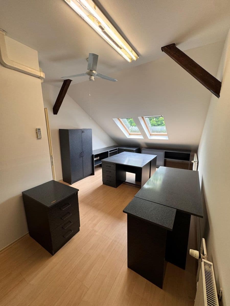 Prenájom kancelárie 133 m², Dubečská, Praha, Praha Prenájom kancelárie 133 m², Dubečská, Praha, Praha